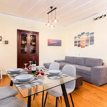 Tenedos Old Town Apartment *